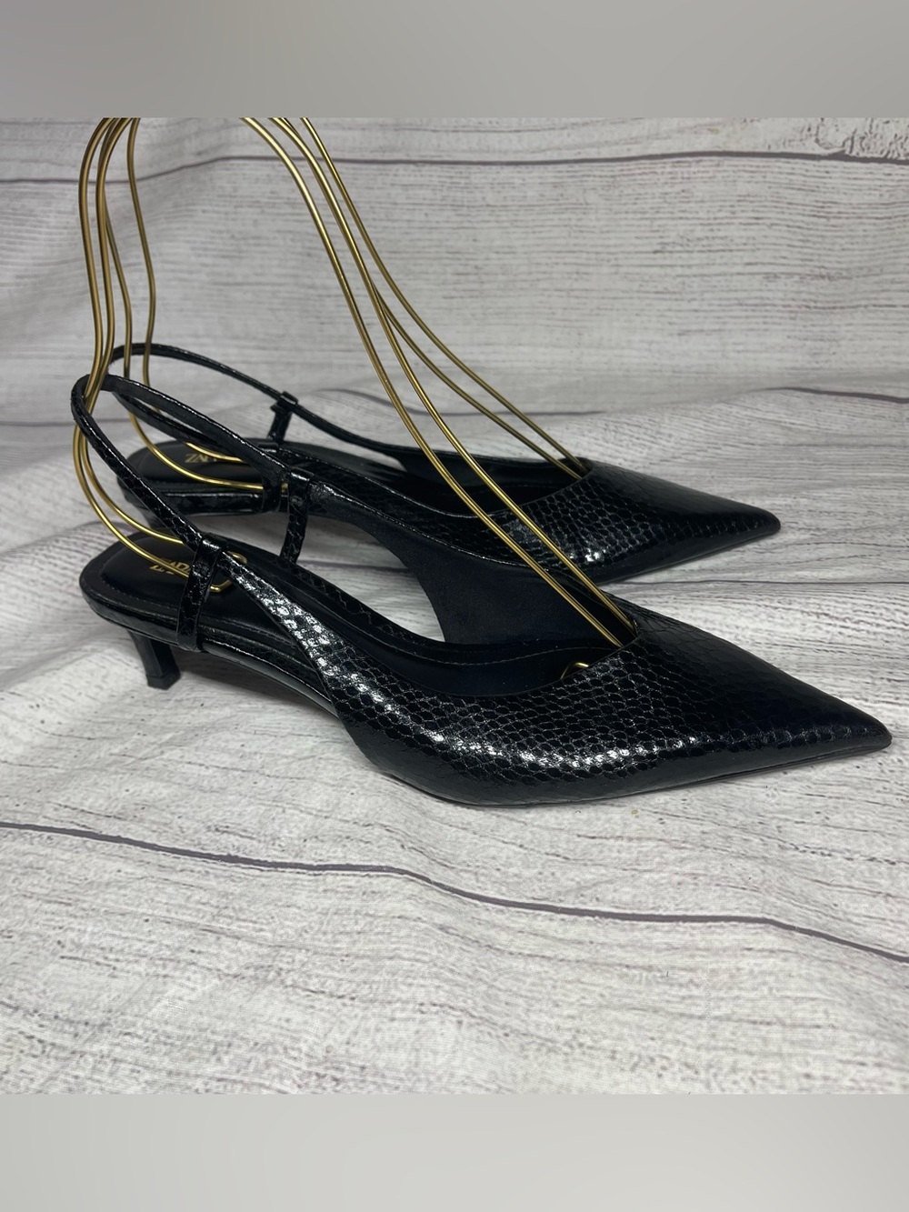Zara Women’s 8.5 (39) Black Pointed Toe Slingback Kitten Heels